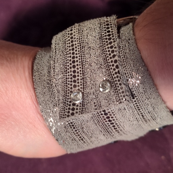 NEW! Handmade Genuine Leather Karma Circle Bracelet Gray Animal Print Adjustable - Picture 9 of 10